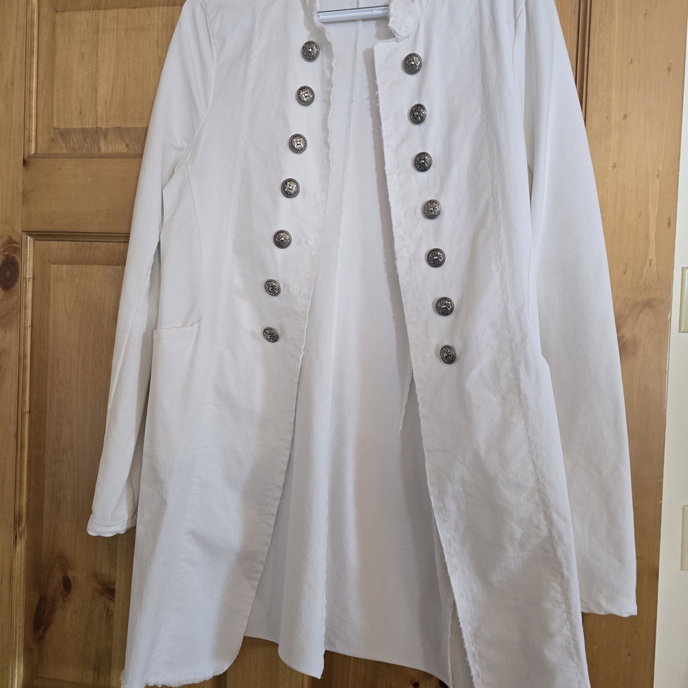 Elegant White Buttoned Women's Coat